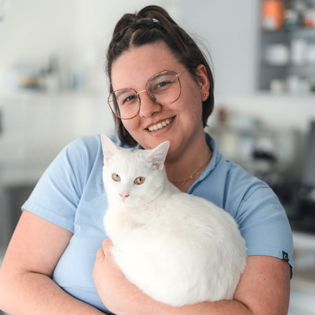 JASMIN GARTNER, Tierärztliche Ordinationsassistentin 